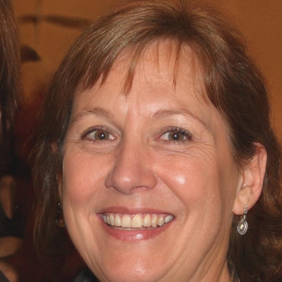 Freya Ingebretsen leading financial planning discussion